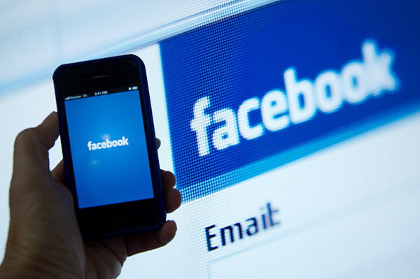 Facebook Adds ‘Admin Roles’ and Scheduled Posts